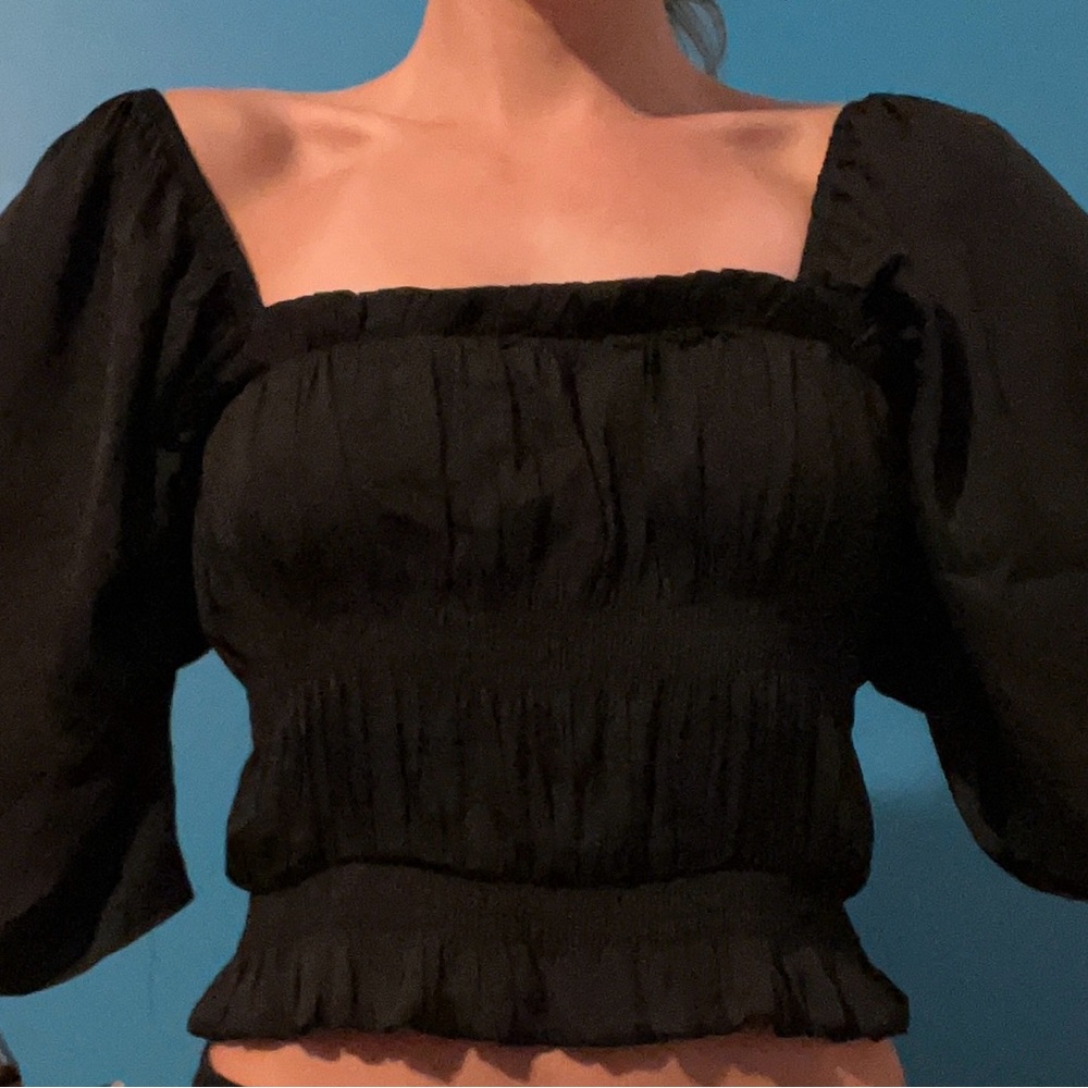 Vestique Black Smocked Puff Sleeve Blouse